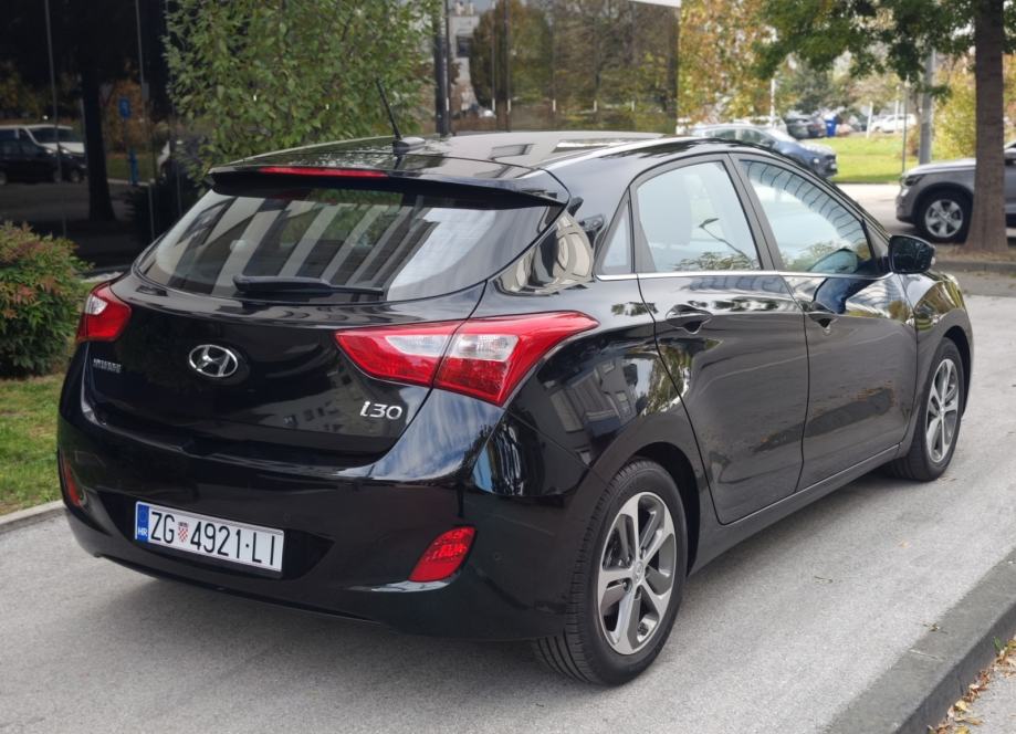 Hyundai i30 1,6 CRDi, kamera, navigacija. Ful. kao NOV,, fotografija 7