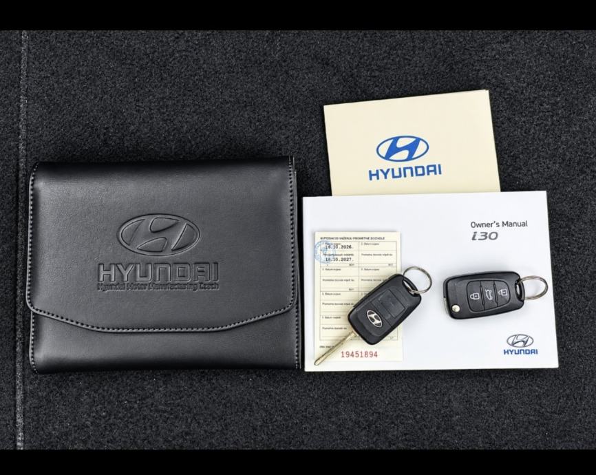 Hyundai i30 1,6 CRDi, kamera, navigacija. Ful. kao NOV,, fotografija 16