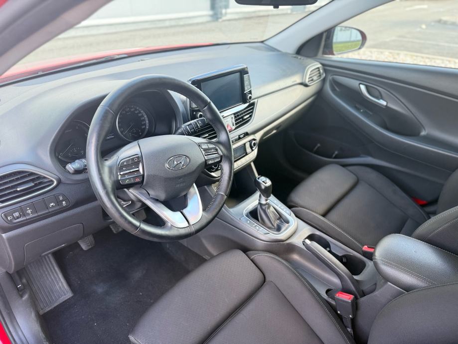Hyundai i30 1,6 CRDi.-KAMERA-CARPLAY-LED-ALU-GRIJANJE VOL+SJEDALA, fotografija 8