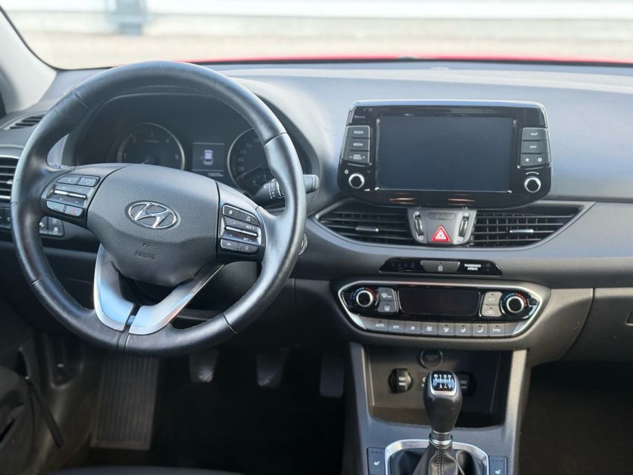 Hyundai i30 1,6 CRDi.-KAMERA-CARPLAY-LED-ALU-GRIJANJE VOL+SJEDALA, fotografija 10