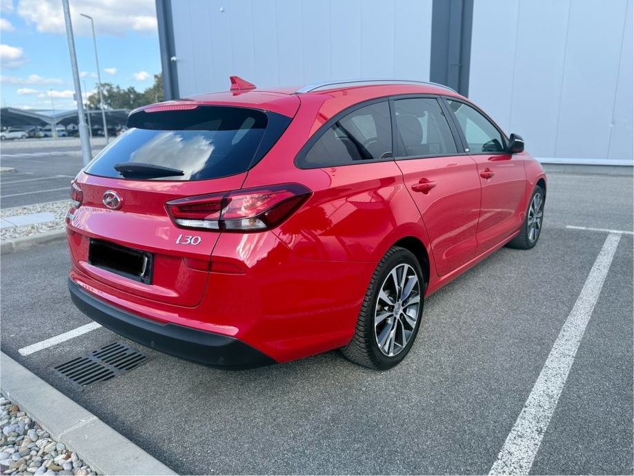 Hyundai i30 1,6 CRDi.-KAMERA-CARPLAY-LED-ALU-GRIJANJE VOL+SJEDALA, pogled izvana - slika 5