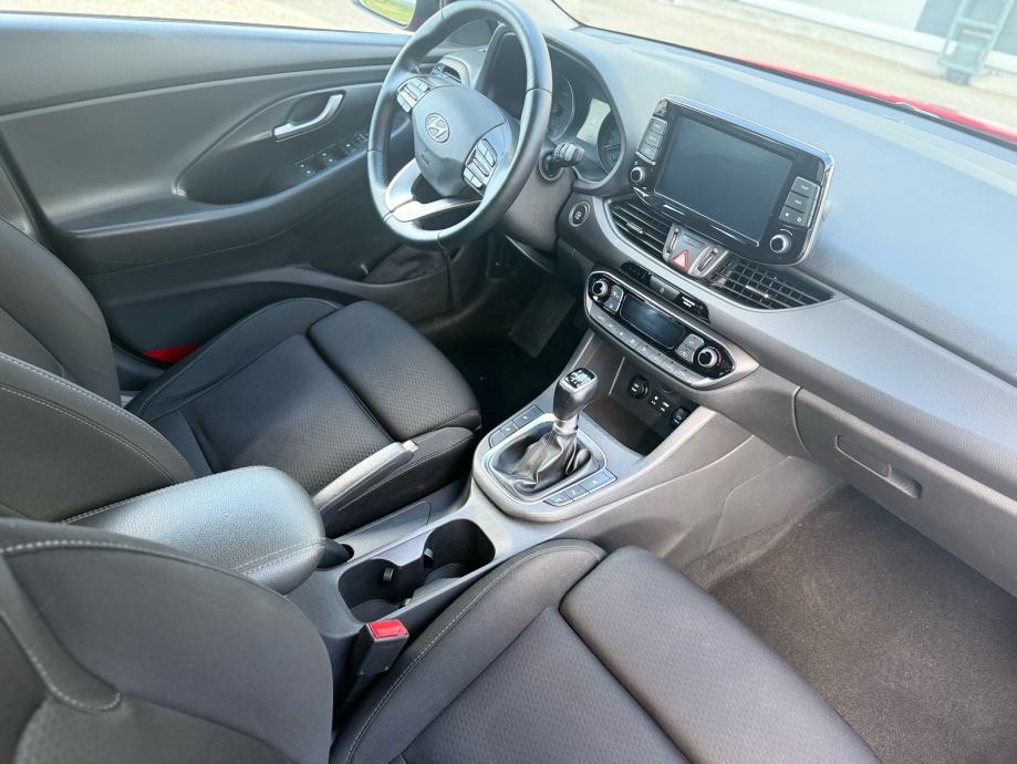 Hyundai i30 1,6 CRDi.-KAMERA-CARPLAY-LED-ALU-GRIJANJE VOL+SJEDALA, fotografija 11