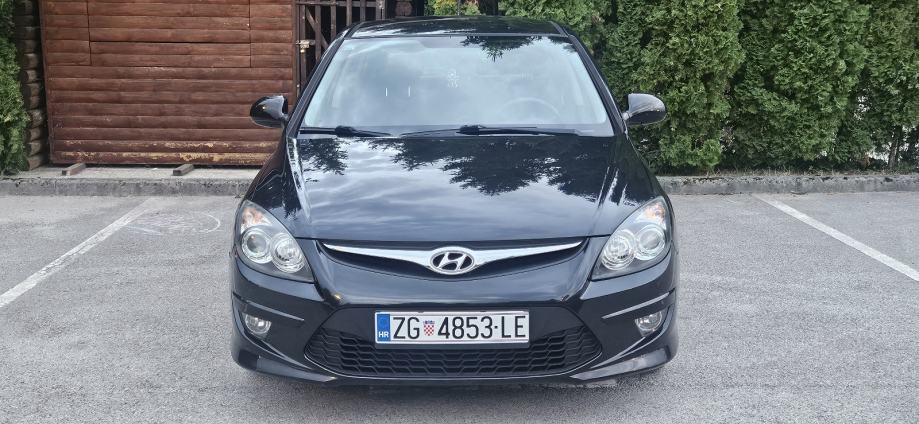 Hyundai i30 1,6 CRDi KAO NOV, fotografija 3
