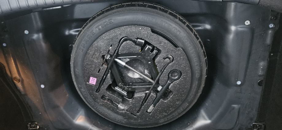 Hyundai i30 1,6 CRDi KAO NOV, fotografija 19