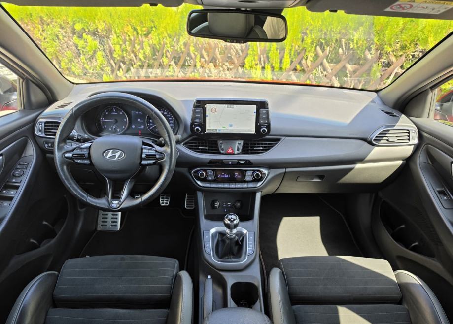 Hyundai i30 1,6 CRDi❗️N-Line❗️FULL LED - ALCANTARA - KAMERA - JAMSTVO, fotografija 16