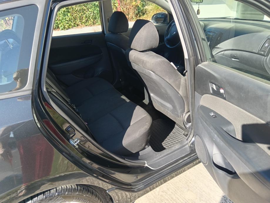 Hyundai i30 1,6 CRDi, fotografija 6
