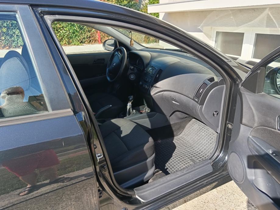 Hyundai i30 1,6 CRDi, fotografija 5