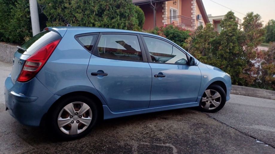 Hyundai i30 1,6 CRDi, fotografija 2