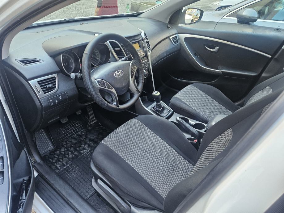 Hyundai i30 1,6 CRDi, fotografija 5