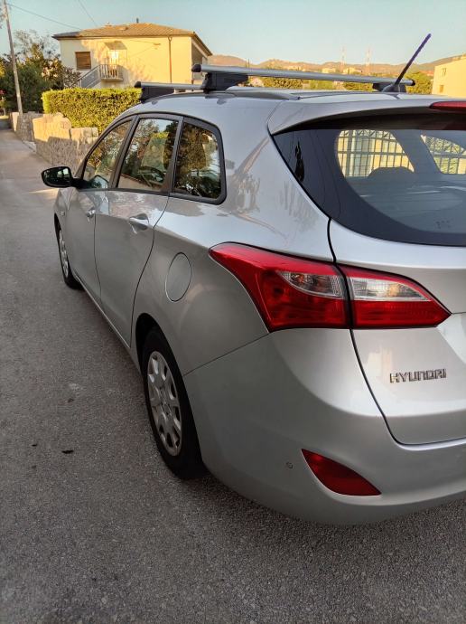 Hyundai i30 1,6 CRDi 79.000km!!! reg:03.2027., fotografija 4