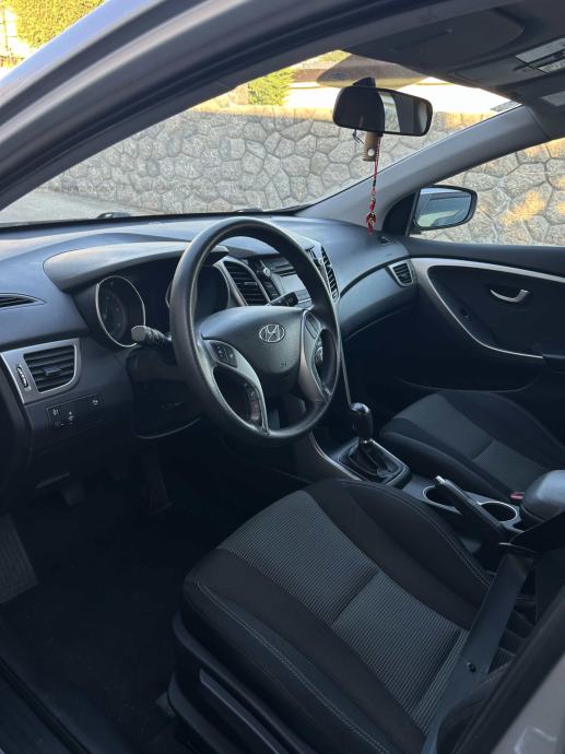 Hyundai i30 1,6 CRDi 79.000km!!! reg:03.2027., fotografija 7