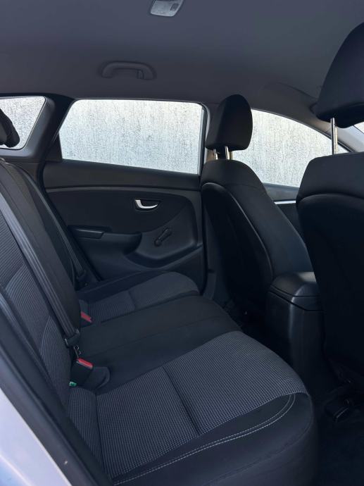 Hyundai i30 1,6 CRDi 79.000km!!! reg:03.2027., fotografija 9