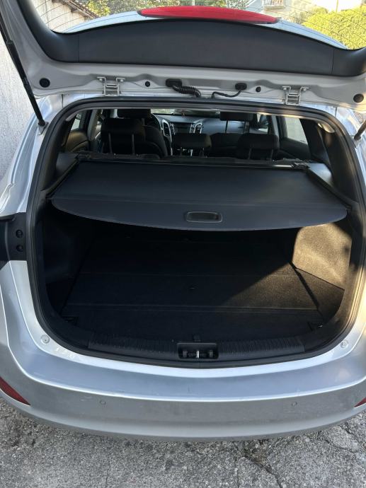 Hyundai i30 1,6 CRDi 79.000km!!! reg:03.2027., fotografija 11