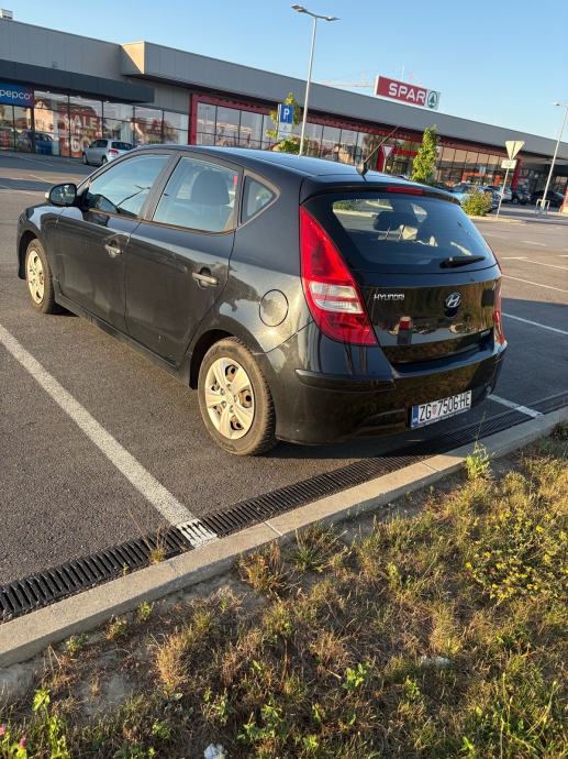 Hyundai i30 1.6 crdi, fotografija 3