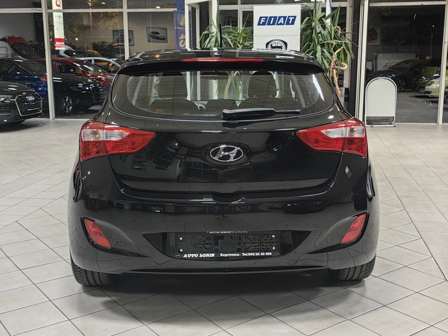 HYUNDAI i30 1.6 CRDi *2014.god *198.Tkm SERISNA*JAMSTVO*VELIKI SERVIS*, fotografija 9