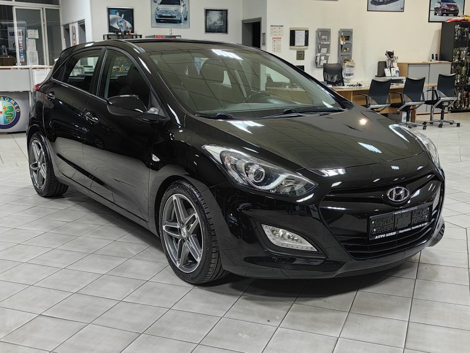HYUNDAI i30 1.6 CRDi *2014.god *198.Tkm SERISNA*JAMSTVO*VELIKI SERVIS*, fotografija 2