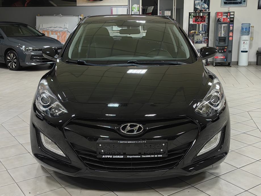 HYUNDAI i30 1.6 CRDi *2014.god *198.Tkm SERISNA*JAMSTVO*VELIKI SERVIS*, fotografija 8