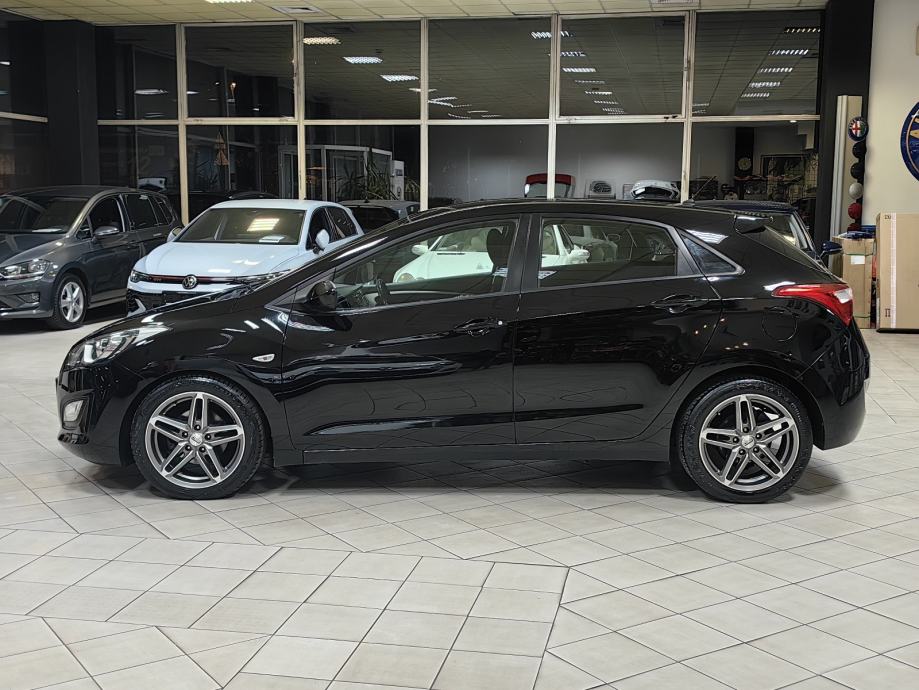 HYUNDAI i30 1.6 CRDi *2014.god *198.Tkm SERISNA*JAMSTVO*VELIKI SERVIS*, fotografija 6