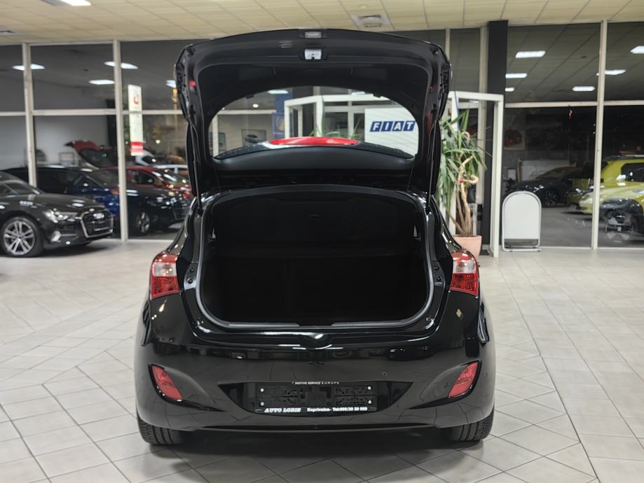 HYUNDAI i30 1.6 CRDi *2014.god *198.Tkm SERISNA*JAMSTVO*VELIKI SERVIS*, fotografija 12