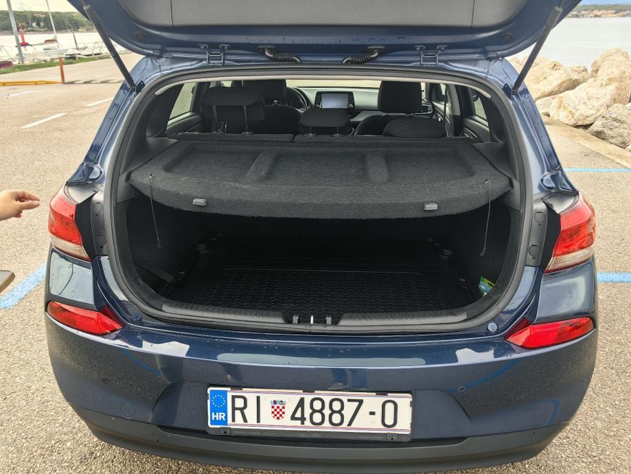 Hyundai i30 1,6 CRDi, fotografija 8