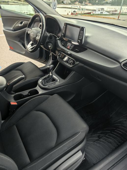Hyundai i30 1,6 CRDi, fotografija 10