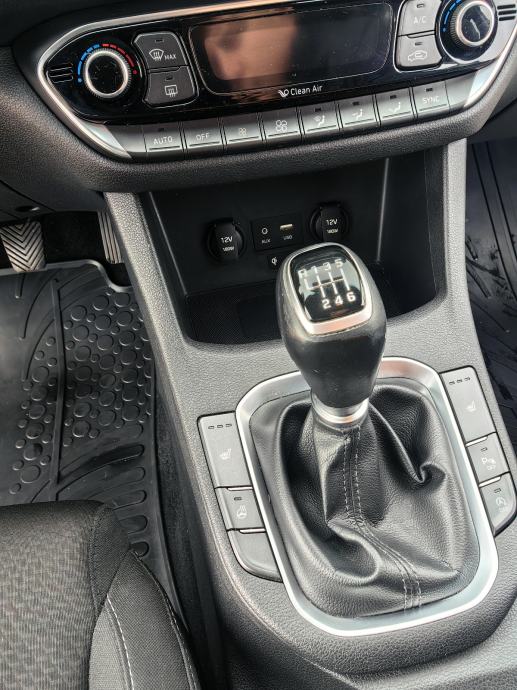 Hyundai i30 1,6 CRDi, fotografija 11