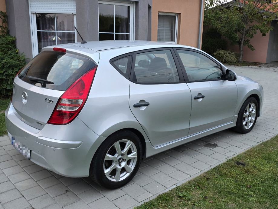 Hyundai i30 1,6 CRDi, pogled izvana - slika 2