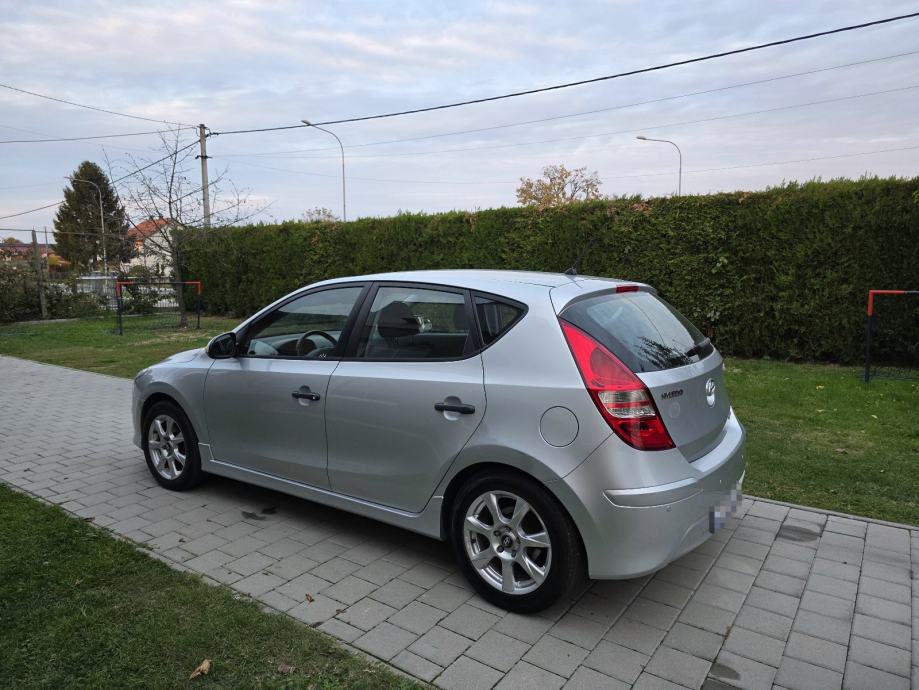 Hyundai i30 1,6 CRDi, pogled izvana - slika 3