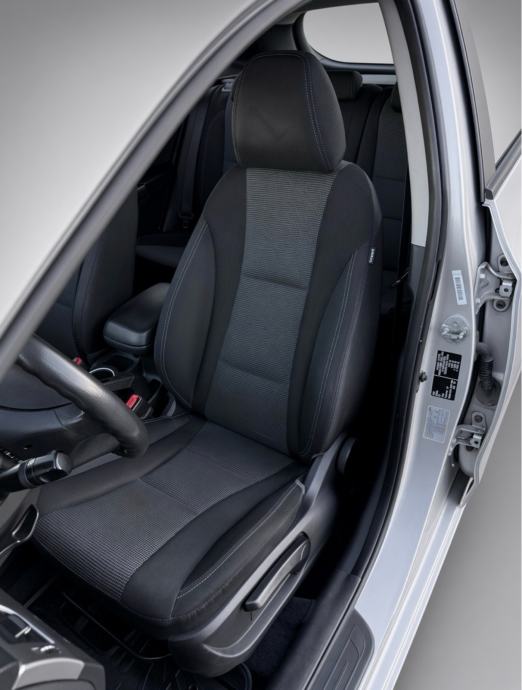HYUNDAI I30•1.6CRDI•AUTOMATIK•FULL OPREMA, fotografija 6