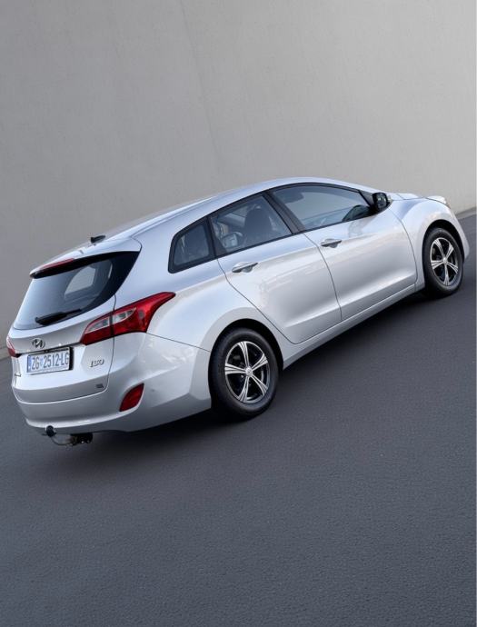 HYUNDAI I30•1.6CRDI•AUTOMATIK•FULL OPREMA, fotografija 7