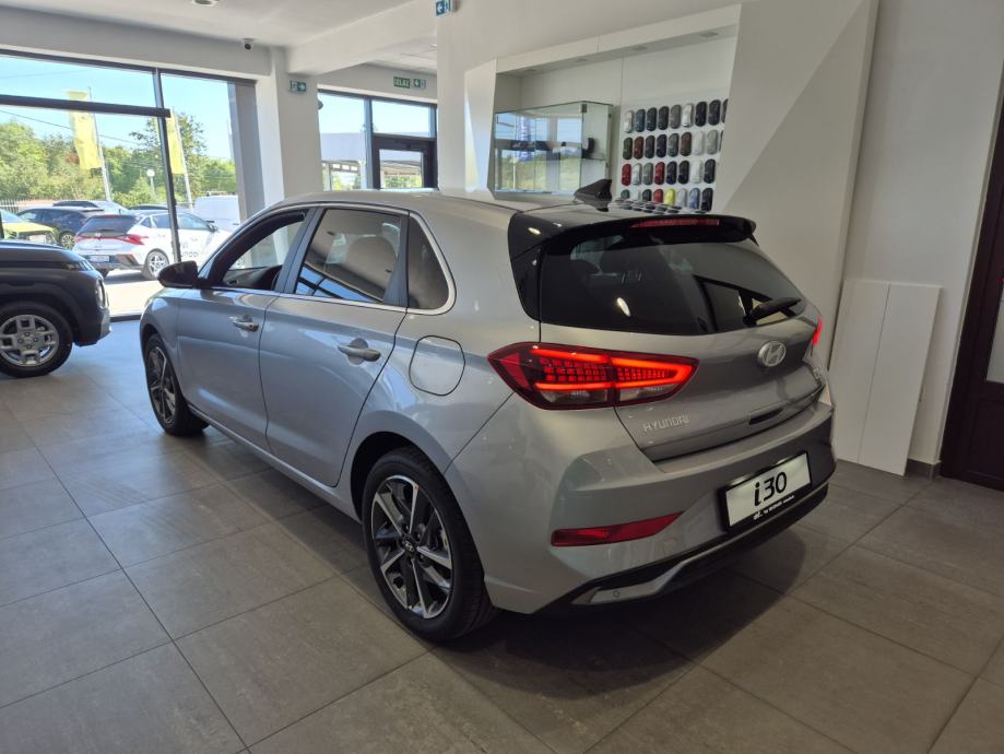 Hyundai i30 115KS 2WD 6MT FIFA WORLD CUP EDITION POPUST 4.000 EUR !!, fotografija 5
