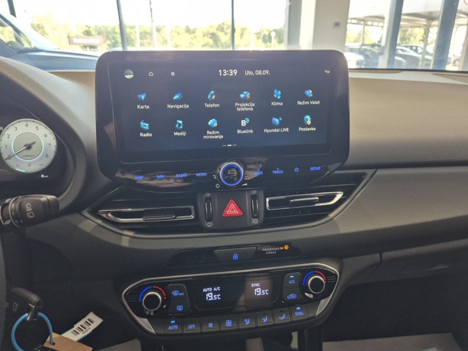 Hyundai i30 115KS 2WD 6MT FIFA WORLD CUP EDITION POPUST 4.000 EUR !!, fotografija 12