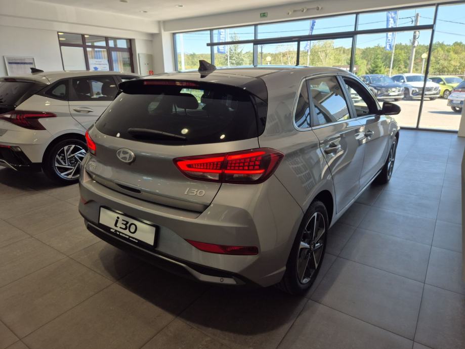 Hyundai i30 115KS 2WD 6MT FIFA WORLD CUP EDITION POPUST 4.000 EUR !!, fotografija 6