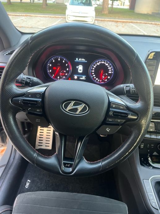 Hyundai i30 2.0 T-GDI, fotografija 8