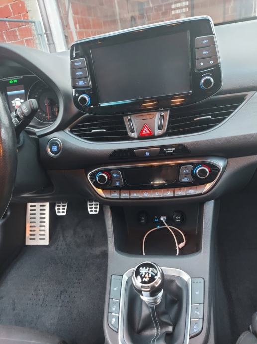 Hyundai i30 2.0 T-GDI, fotografija 8