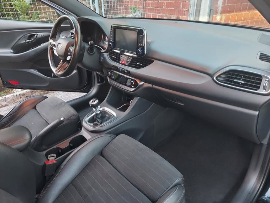 Hyundai i30 2.0 T-GDI, fotografija 10