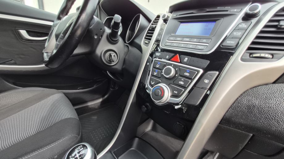 Hyundai i30 CW 1,4 - 1.VLASNIK - NIJE UVOZ - 137 000 KM -, fotografija 13