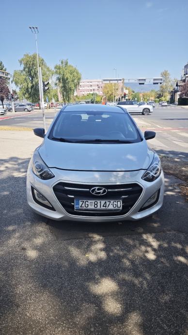 Hyundai i30 CW 1,4 ISG Benzin-Plin, fotografija 5