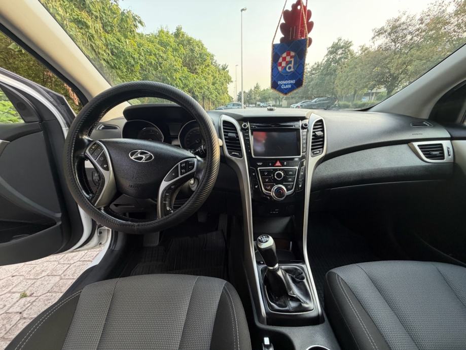 Hyundai i30 CW 1,6 CRDi, fotografija 10