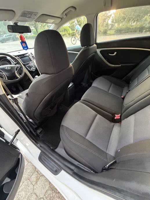 Hyundai i30 CW 1,6 CRDi, fotografija 9