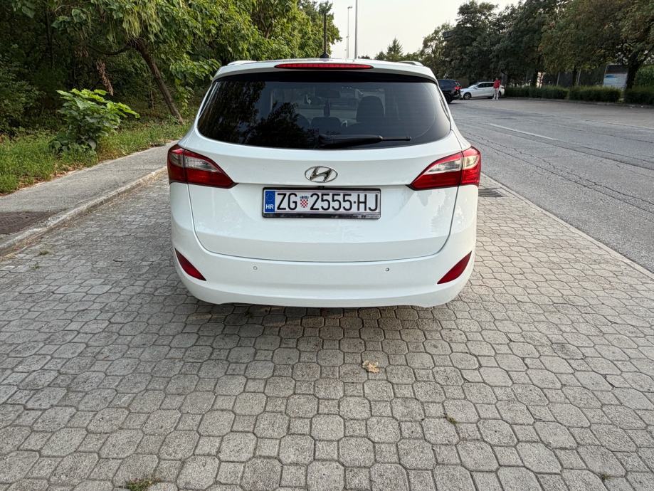Hyundai i30 CW 1,6 CRDi, fotografija 11