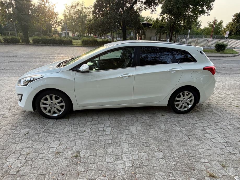 Hyundai i30 CW 1,6 CRDi, fotografija 14