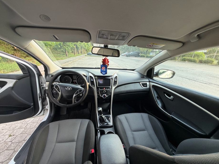 Hyundai i30 CW 1,6 CRDi, fotografija 6