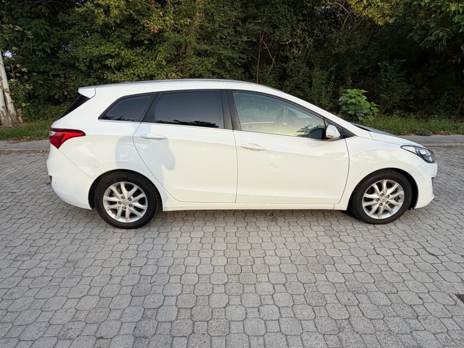 Hyundai i30 CW 1,6 CRDi, fotografija 2