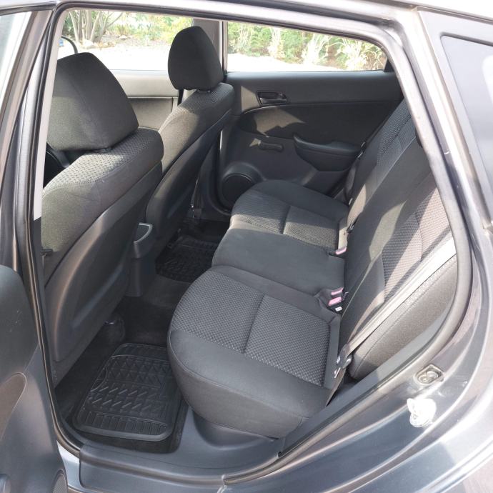 Hyundai i30 CW 1,6 CRDi, fotografija 6