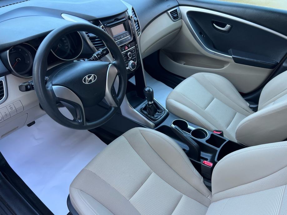 ** HYUNDAI I30 CW ** BLUE DRIVE ** 137.000 KM ** REG 1 GOD ** LED **, fotografija 11