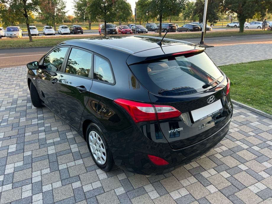 ** HYUNDAI I30 CW ** BLUE DRIVE ** 137.000 KM ** REG 1 GOD ** LED **, pogled izvana - slika 4