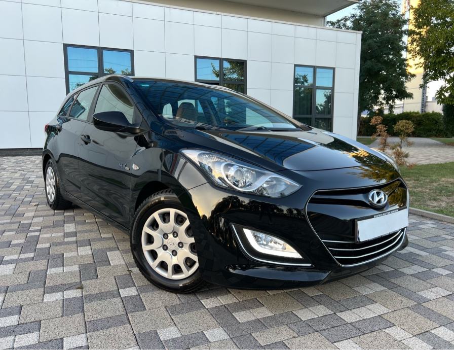 ** HYUNDAI I30 CW ** BLUE DRIVE ** 137.000 KM ** REG 1 GOD ** LED **, fotografija 8