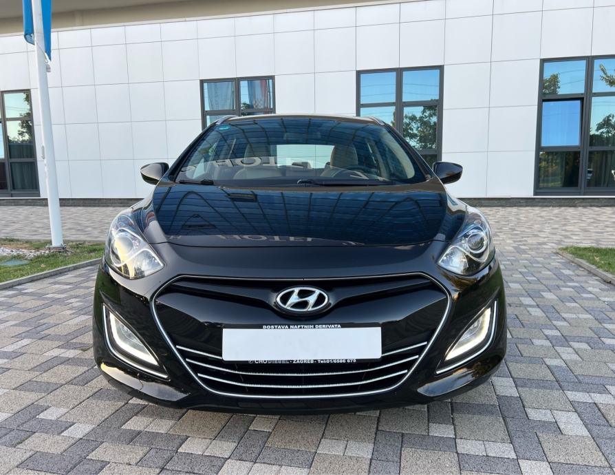 ** HYUNDAI I30 CW ** BLUE DRIVE ** 137.000 KM ** REG 1 GOD ** LED **, fotografija 10