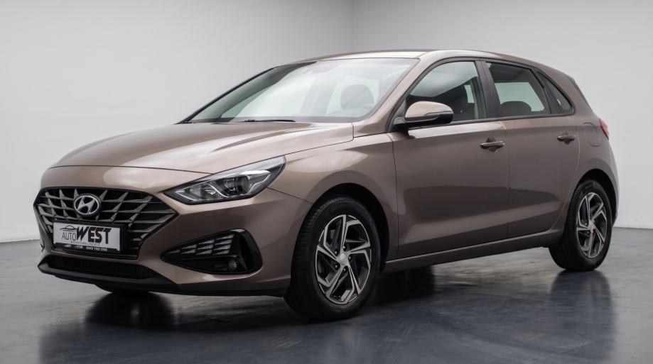 Hyundai i30 STYLE SAMO 47000 KM KAO NOV!!!, fotografija 3